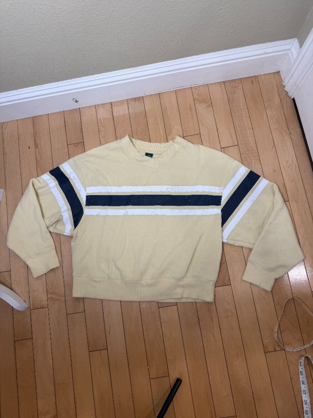 WILD FABLE Pale Yellow Striped Cropped Oversized Sweatshirt Size XXS